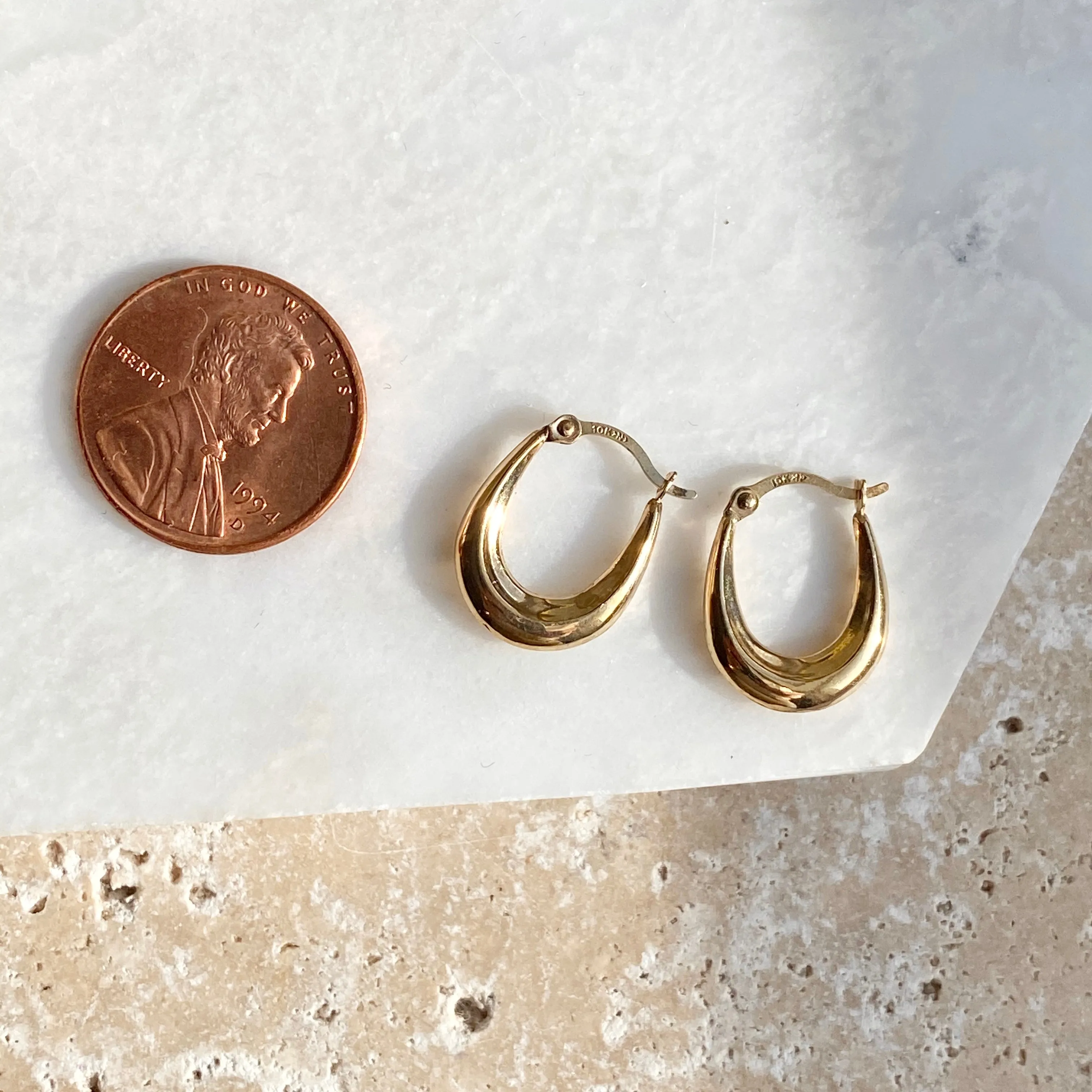 10KT Yellow Gold Polished Mini Hollow Oval Hoop Earrings