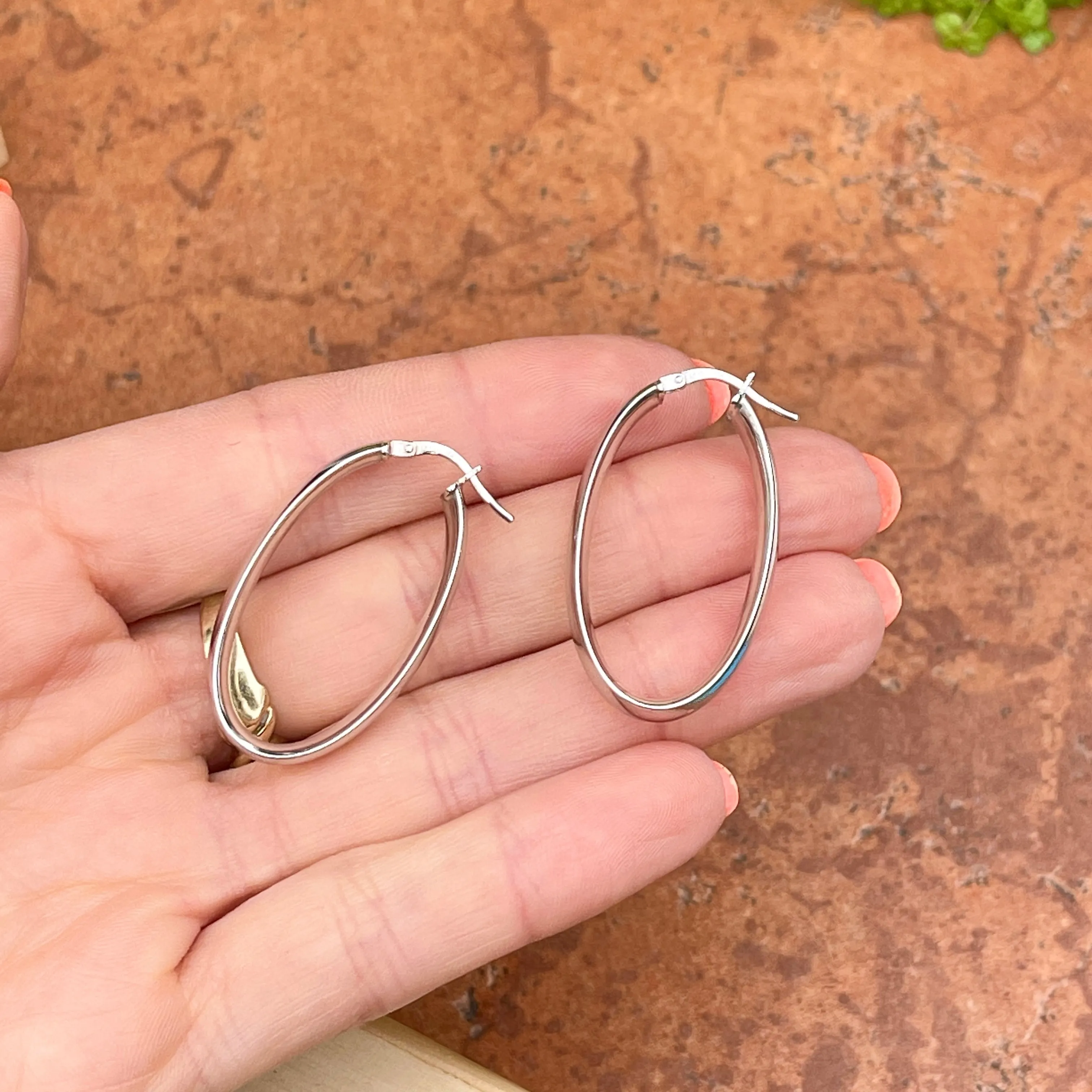14KT White Gold Polished 6mm Oval Hoop Earrings 31mm