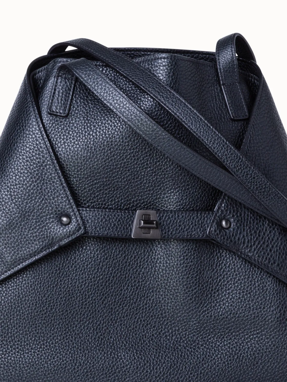 Ai Medium Shoulder Tote