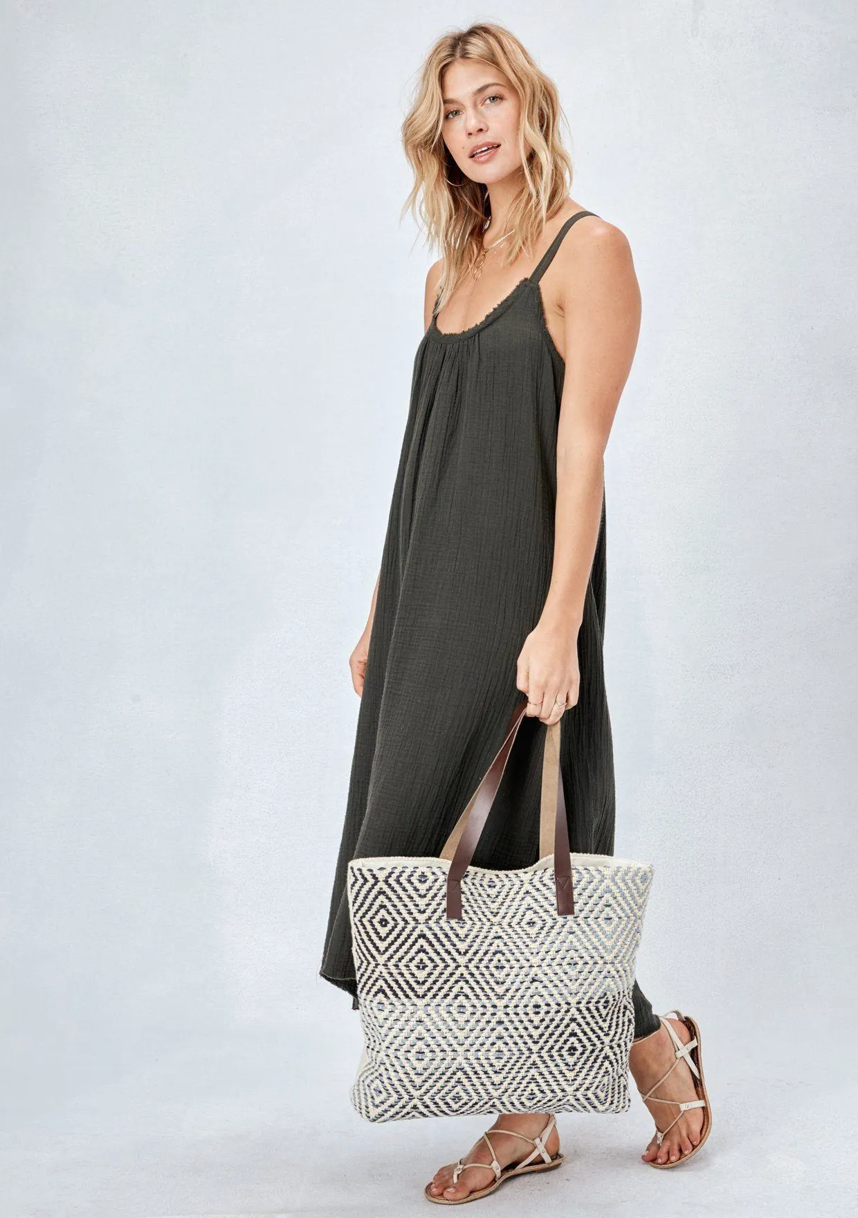 Della Tote