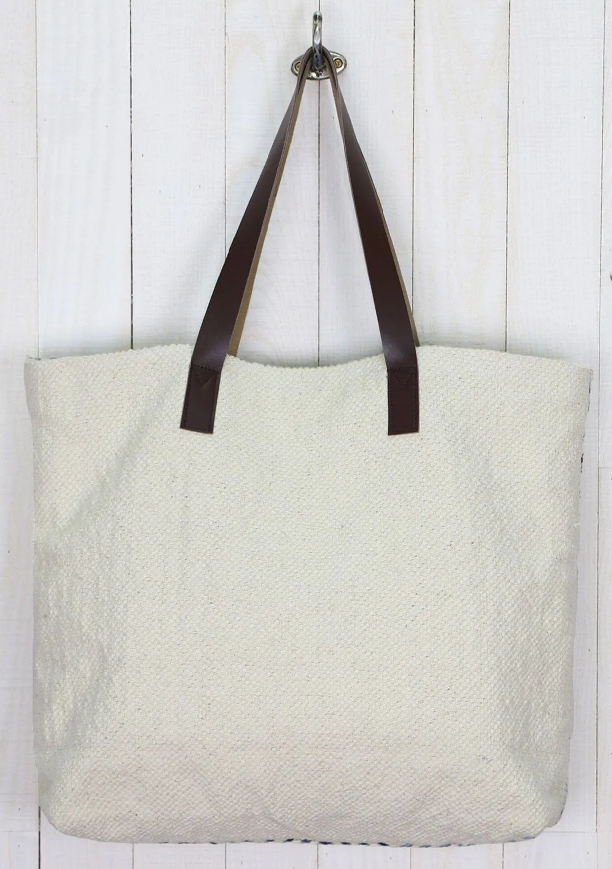 Della Tote