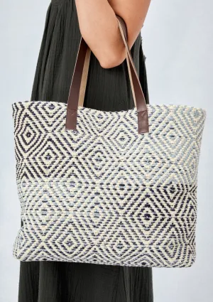 Della Tote