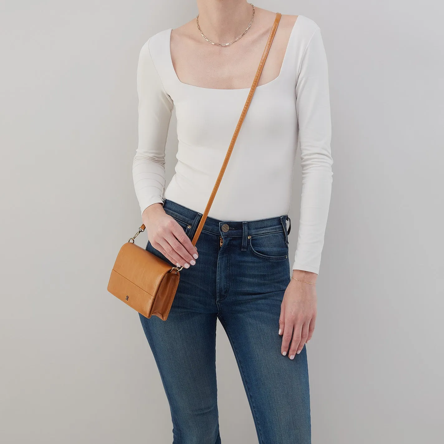 Jill Crossbody In Polished Leather - Natural