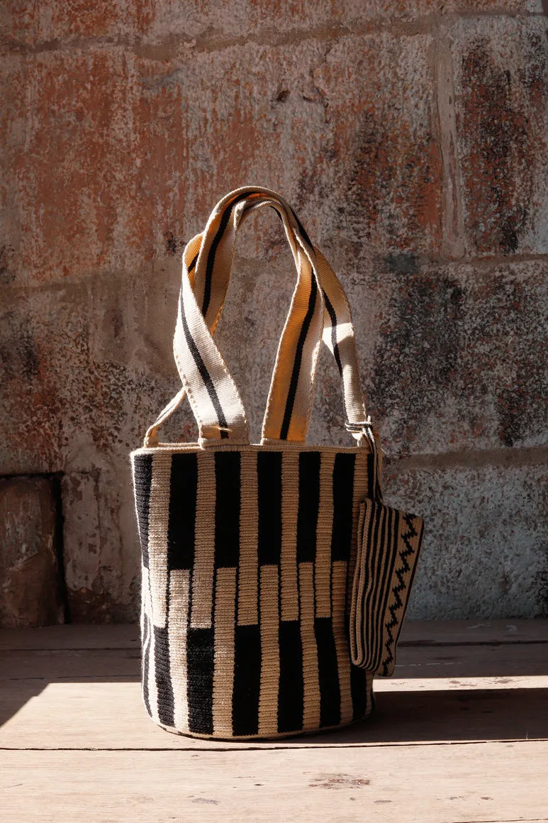 Lisboa B Large Bucket Bag
