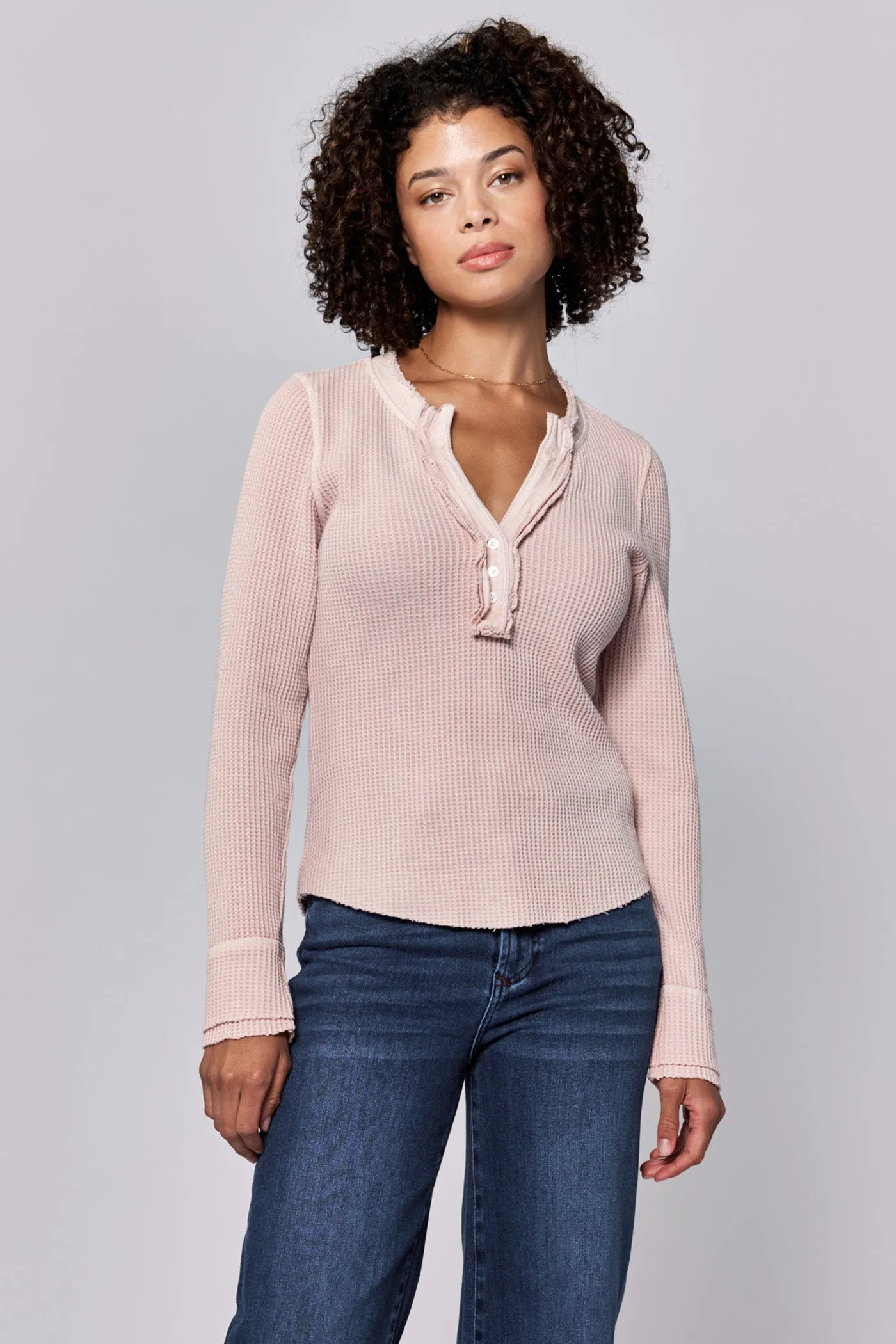 Luna Henley