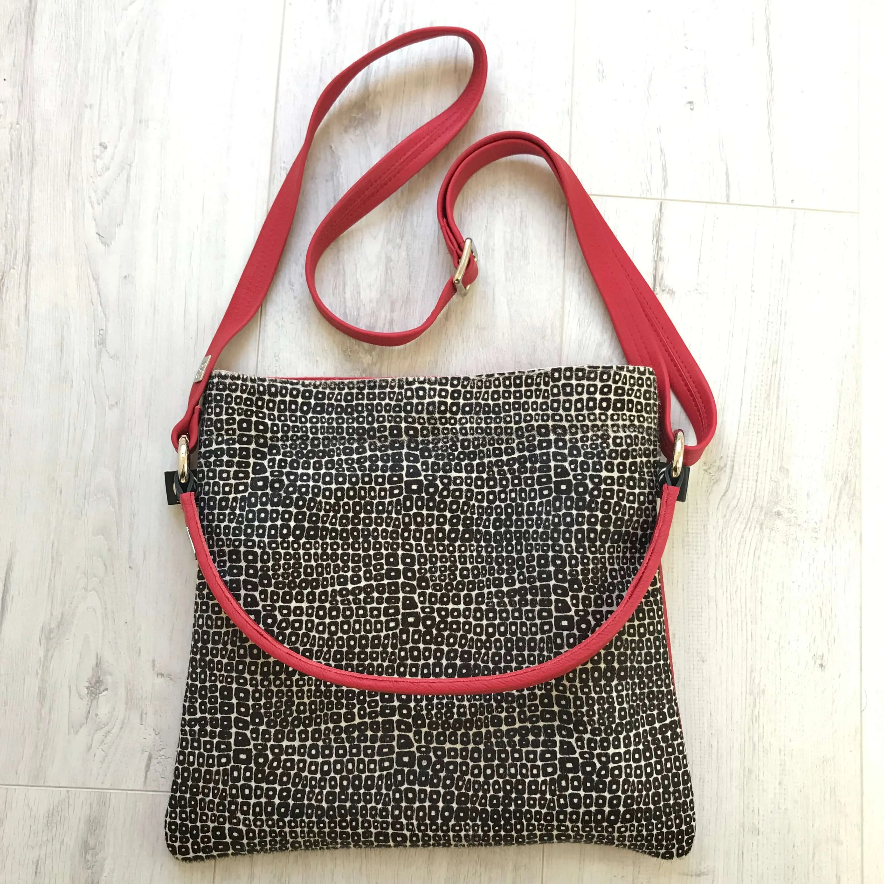 Owen Barry Iggy Leather Bag - Pollo Chilli