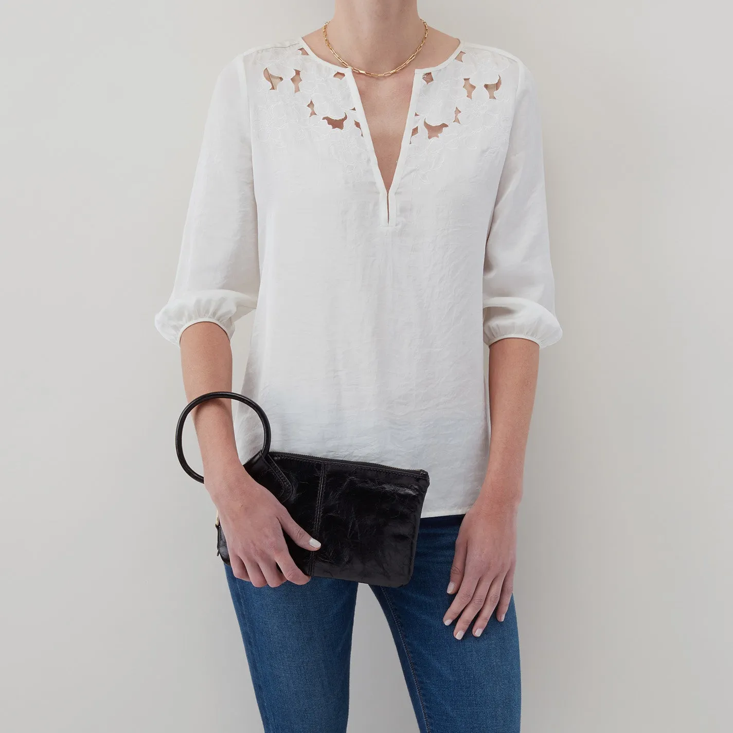 Sable Wristlet In Polished Leather - Winterberry