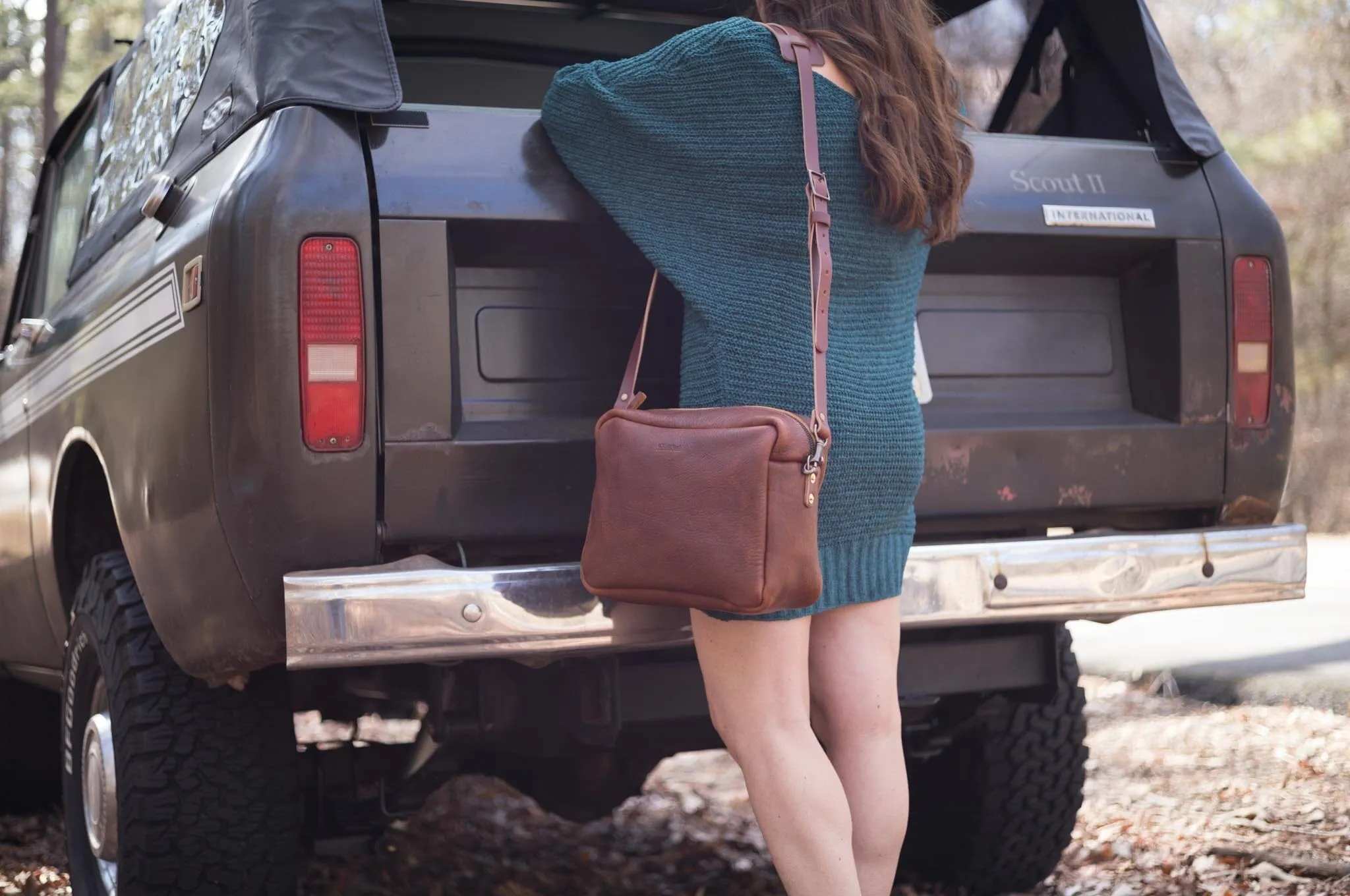 SARAH LEATHER CROSSBODY - LARGE - TANGERINE BISON