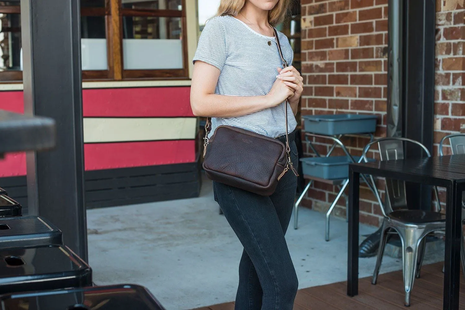 SARAH LEATHER CROSSBODY - MOCHA